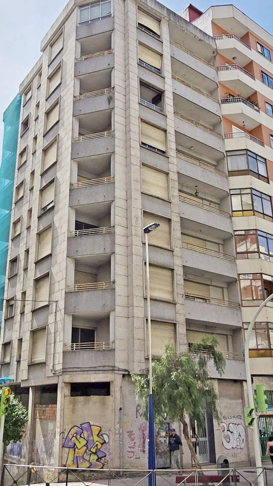 El edificio está ubicado a la altura del 91 de Travesía. | M. G. Brea
