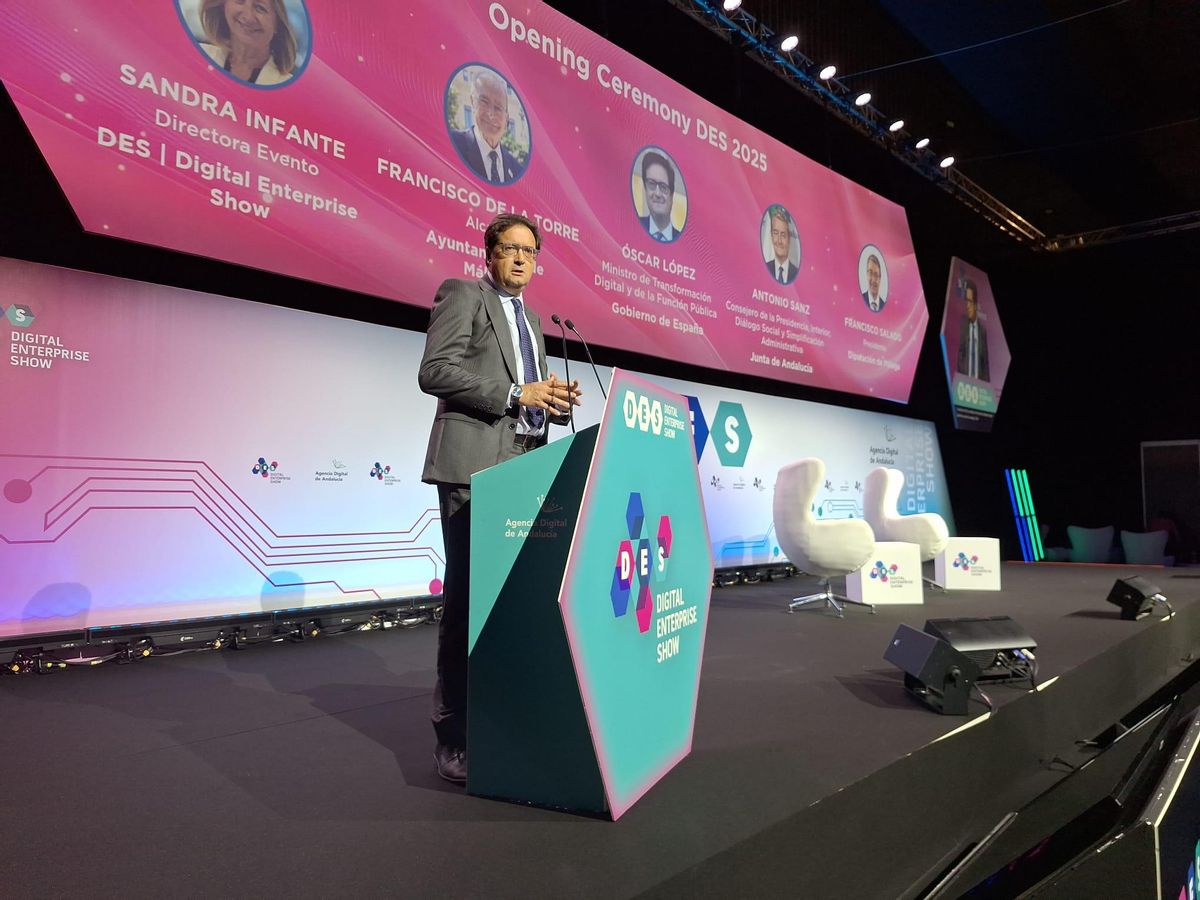 El ministro de Transformación Digital y Función Pública, Óscar López, durante una visita a Málaga.