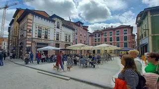 Las terrazas de hostelería vuelven a disfrutarse en la Plaza Álvaro González de Grado