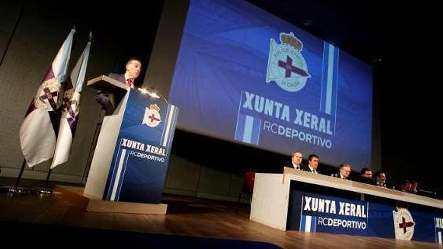 Vidal toma posesión en el Dépor