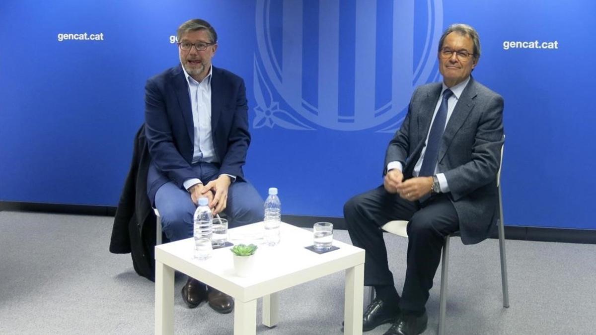 Artur Mas y el periodista francés Jean Quatremer, este martes en Bruselas.