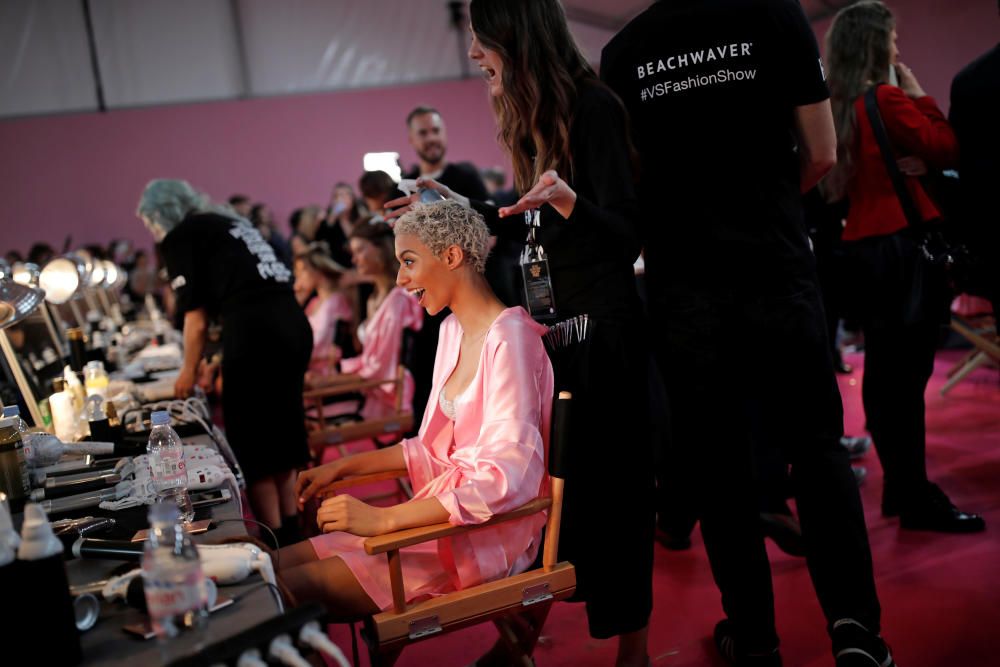 El backstage del desfile de Victoria''s Secret