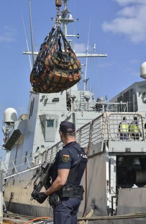 23/10/2018 LAS PALMAS DE GRAN CANARIA. Llegada a la Base Naval del barco remolcador Breath cargado con 1400kg de cocaína que ha sido apresado en aguas próximas a Canarias.  FOTO: J. PÉREZ CURBELO  | 23/10/2018 | Fotógrafo: José Pérez Curbelo