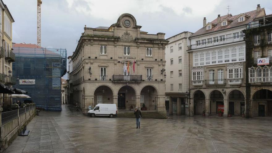 Fachada del ayuntamiento de Ourense, que figura en la lista de Hacienda. | Roi Cruz