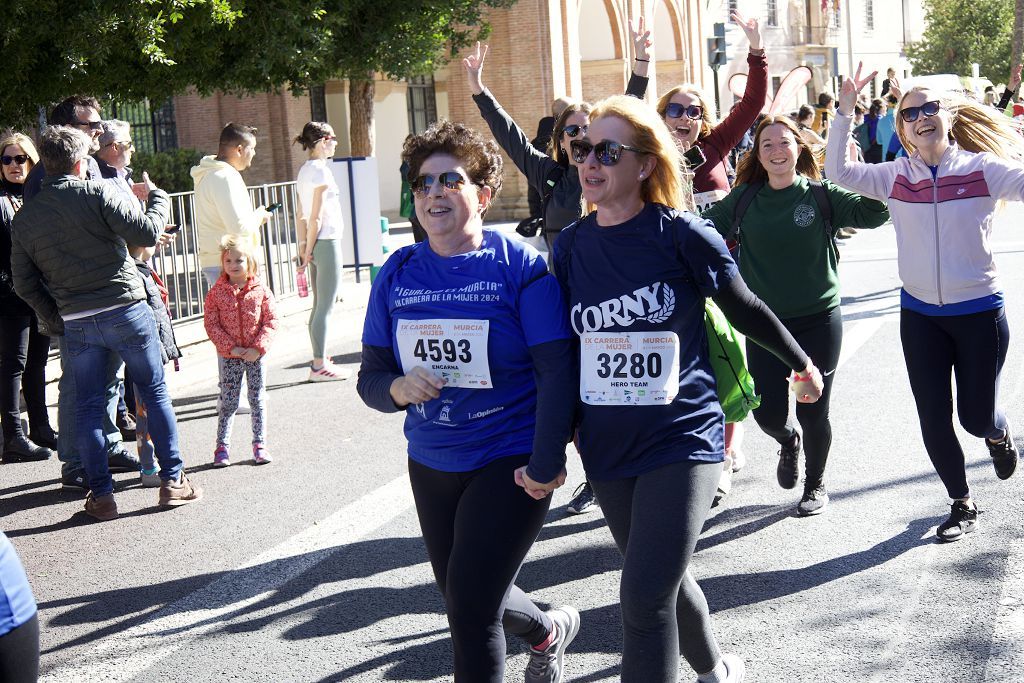 Las imágenes de la llegada a meta de la Carrera de la Mujer de Murcia 2024