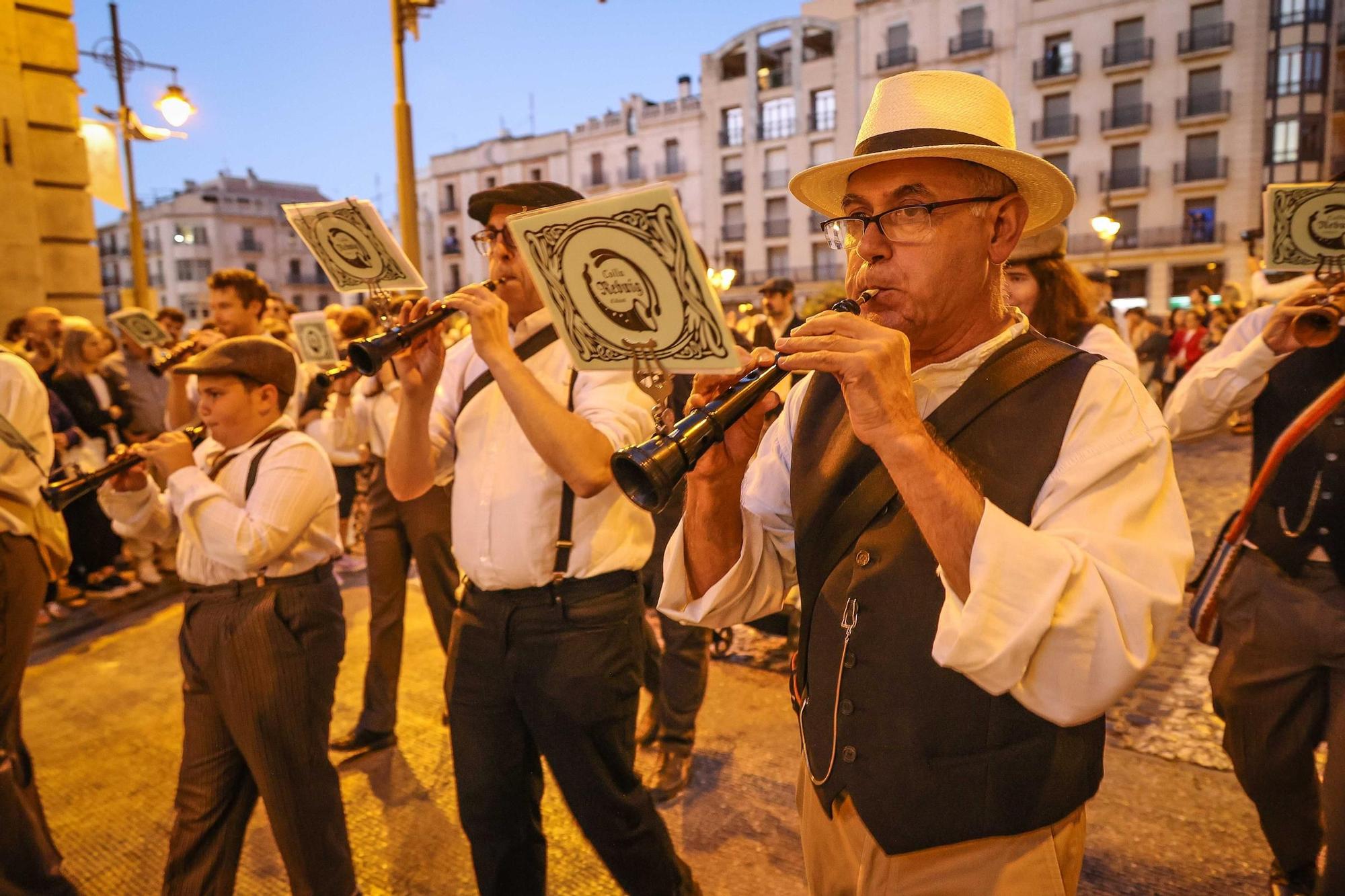 Inicio de la Feria Modernista de Alcoy 2025