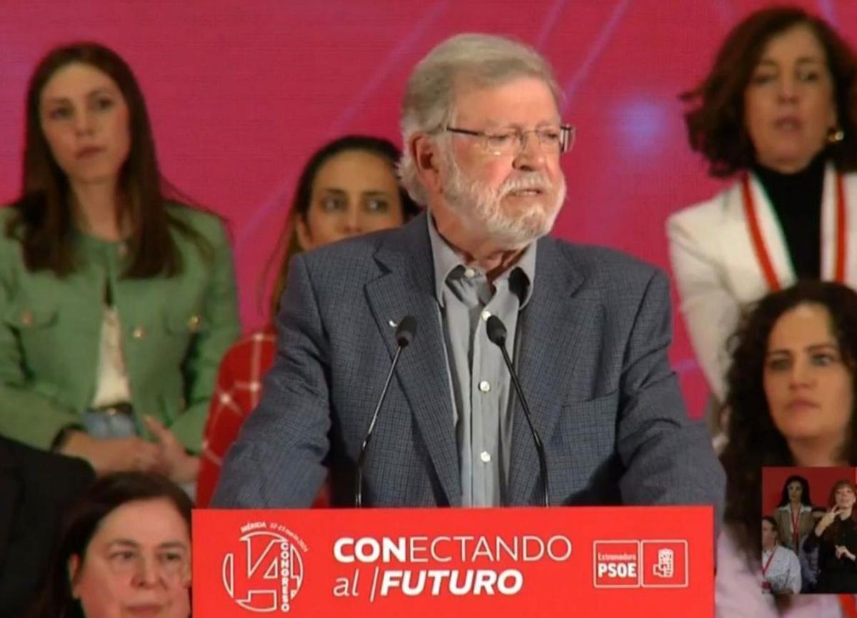 El expresidente extremeño, Juan Carlos Rodríguez Ibarra, en su intervención. | EL PERIÓDICO EXTREMADURA