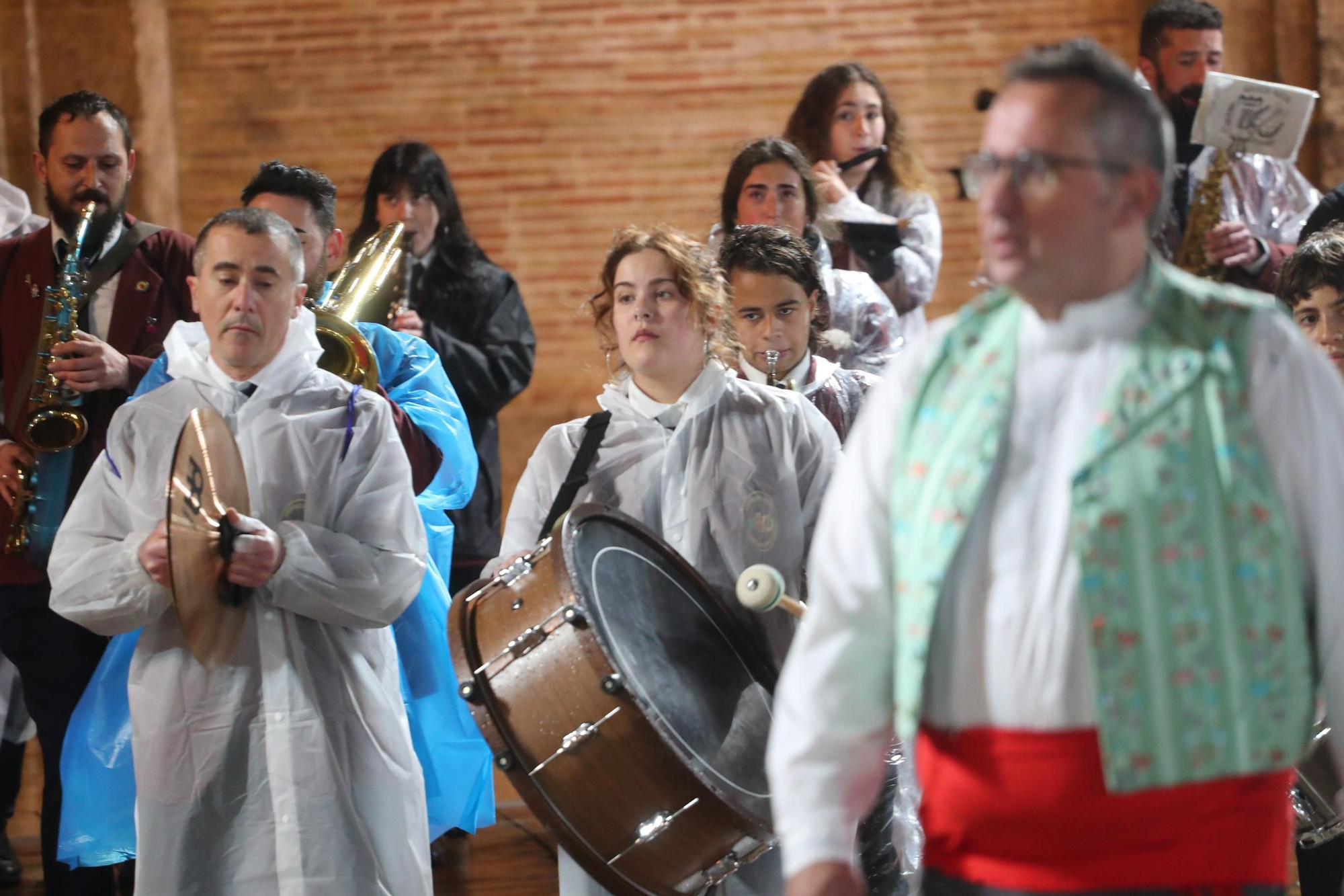 Búscate en el primer día de ofrenda por la calle de la Paz (entre las 20:00 a las 21:00 horas)