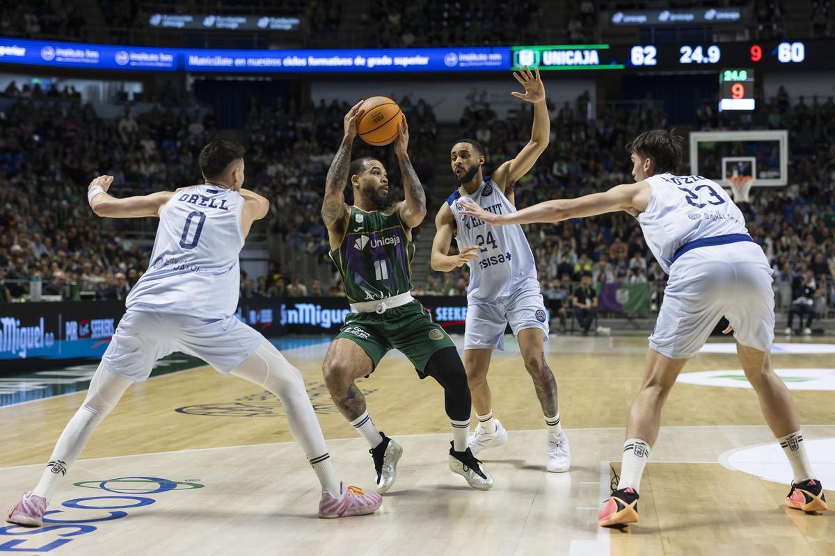 86-74. El Unicaja arrebata el liderato al Joventut y tendrá ventaja de campo en cuartos