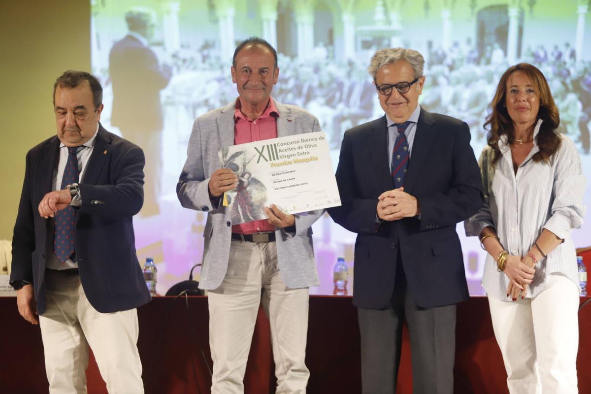 Dos aceites de la Subbética se alzan en el Concurso Ibérico de los Premios Mezquita