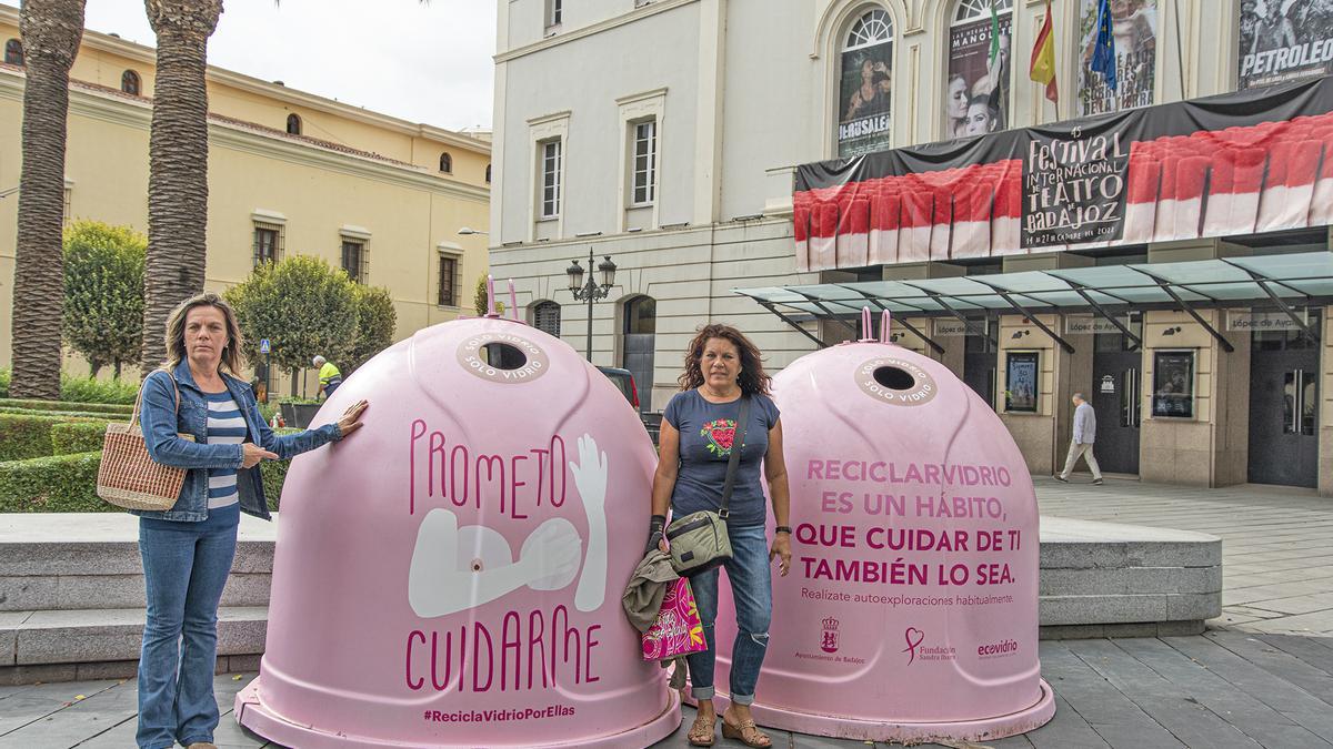 Los contenedores rosas de la plaza Minayo ya se pueden utilizar.