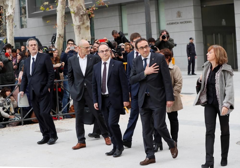 El govern català destituït i la Mesa del Parlament declaren a l'Audiència Nacional i al Suprem