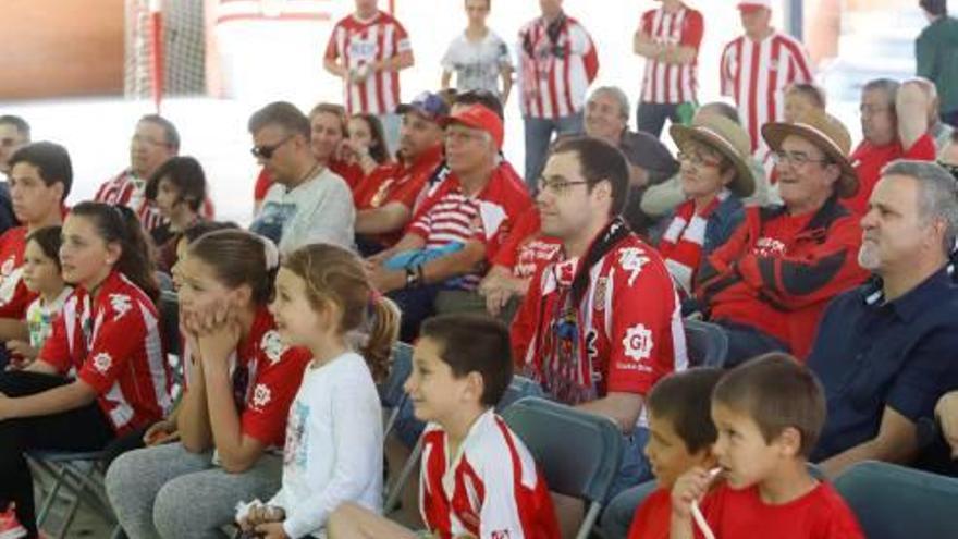 Trobada de penyes abans del partit