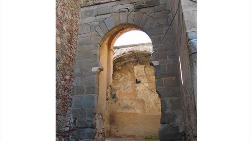 La restauración de la puerta del Capitel y la barbacana se licita