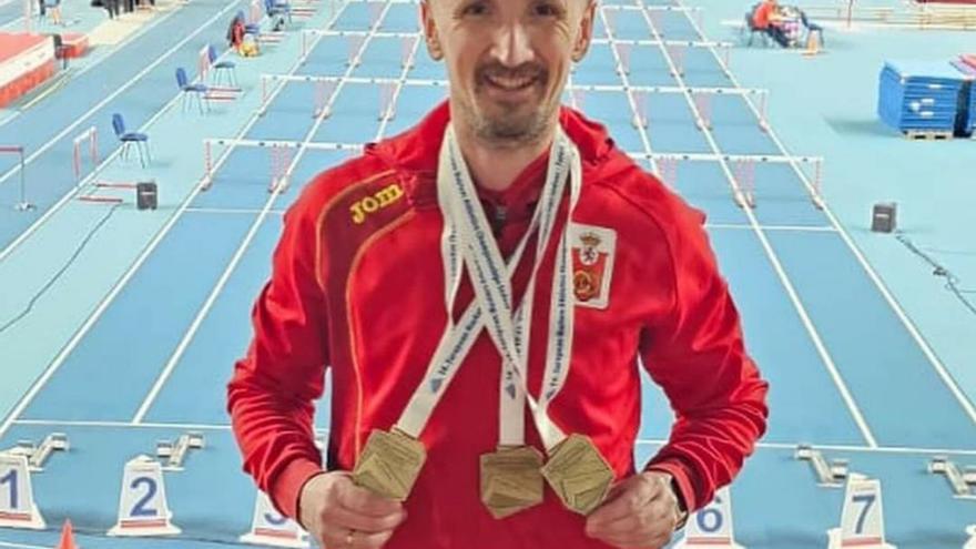 Iván Morales, con sus tres medallas en Torun. |  // LA OPINIÓN