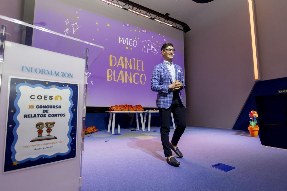 Daniel Blanco, presentador de la gala y mago.