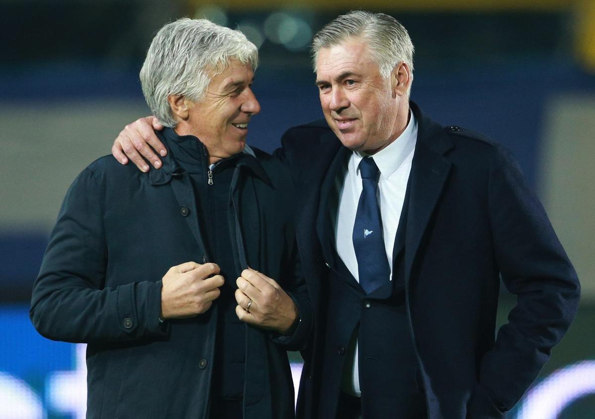 Gian Piero Gasperini y Carlo Ancelotti, entrenadores del Atalanta y Real Madrid, durante un duelo pasado en la Serie A.