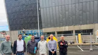 Siero repara la fachada exterior de la piscina climatizada de Lugones, que estaba deteriorada y con riesgo de derrumbe