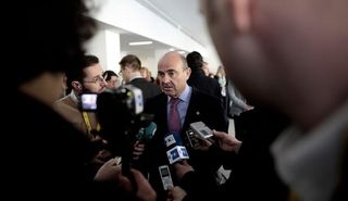Guindos cree que habrá "consenso" en la UE para relajar el objetivo de déficit