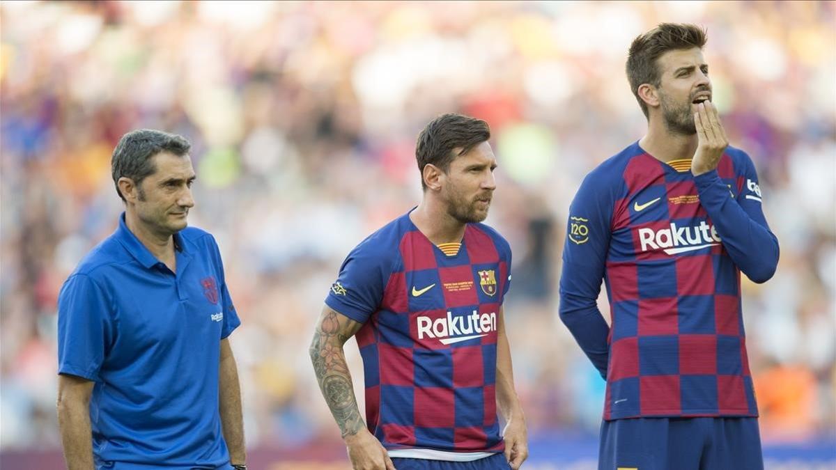 Valverde, Messi y Piqué, en la presentación del Barça 19-20 en el Gamper.