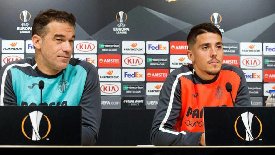 Fornals junto a Luis García.