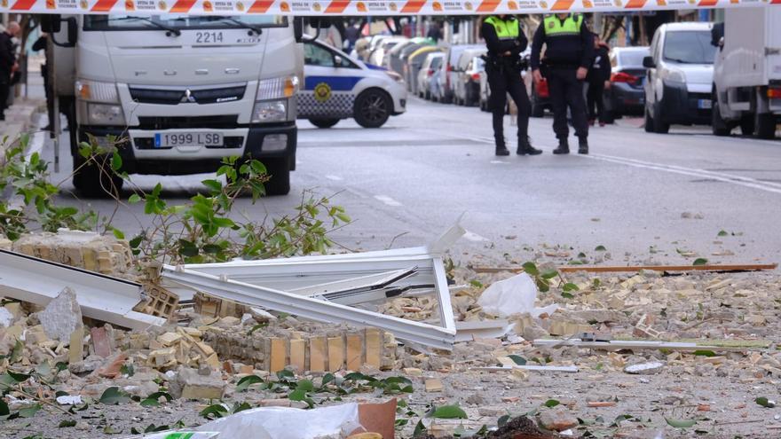 Explota una bombona de butano en un quinto piso en la avenida Conde Lumiares