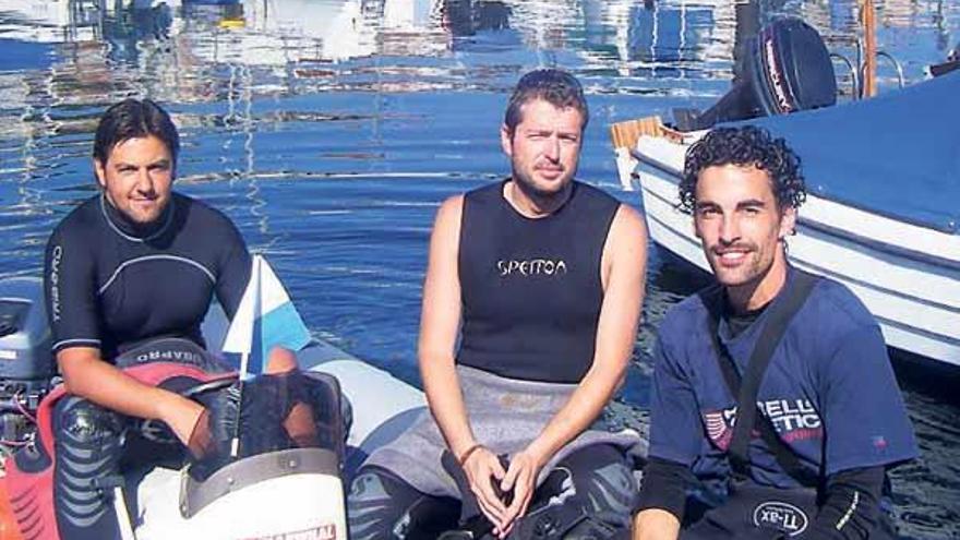 David Fernández, Nacho Crespo y David Santos, ayer en Cangas.