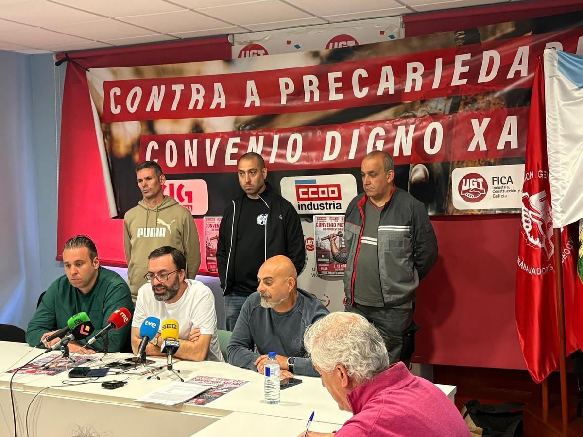 Los representantes de los sindicatos del metal en la rueda de prensa sindical de este martes.