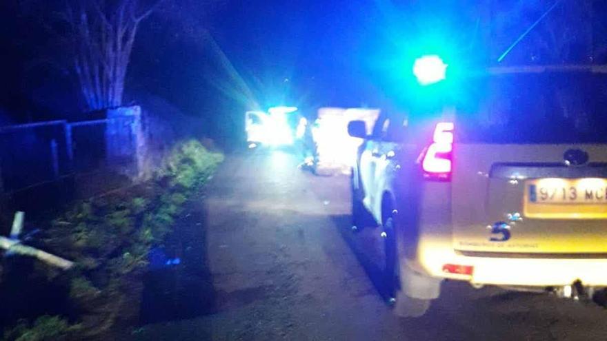 Un muerto y dos heridos al volcar con el coche en el que viajaban en Cangas de Onís