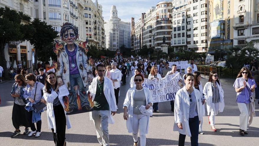 Nueva manifestación de médicos en València en la quinta semana de huelga: horario y recorrido