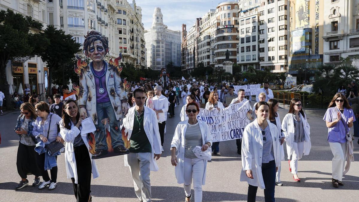 Así ha sido una nueva manifestación de médicos en València