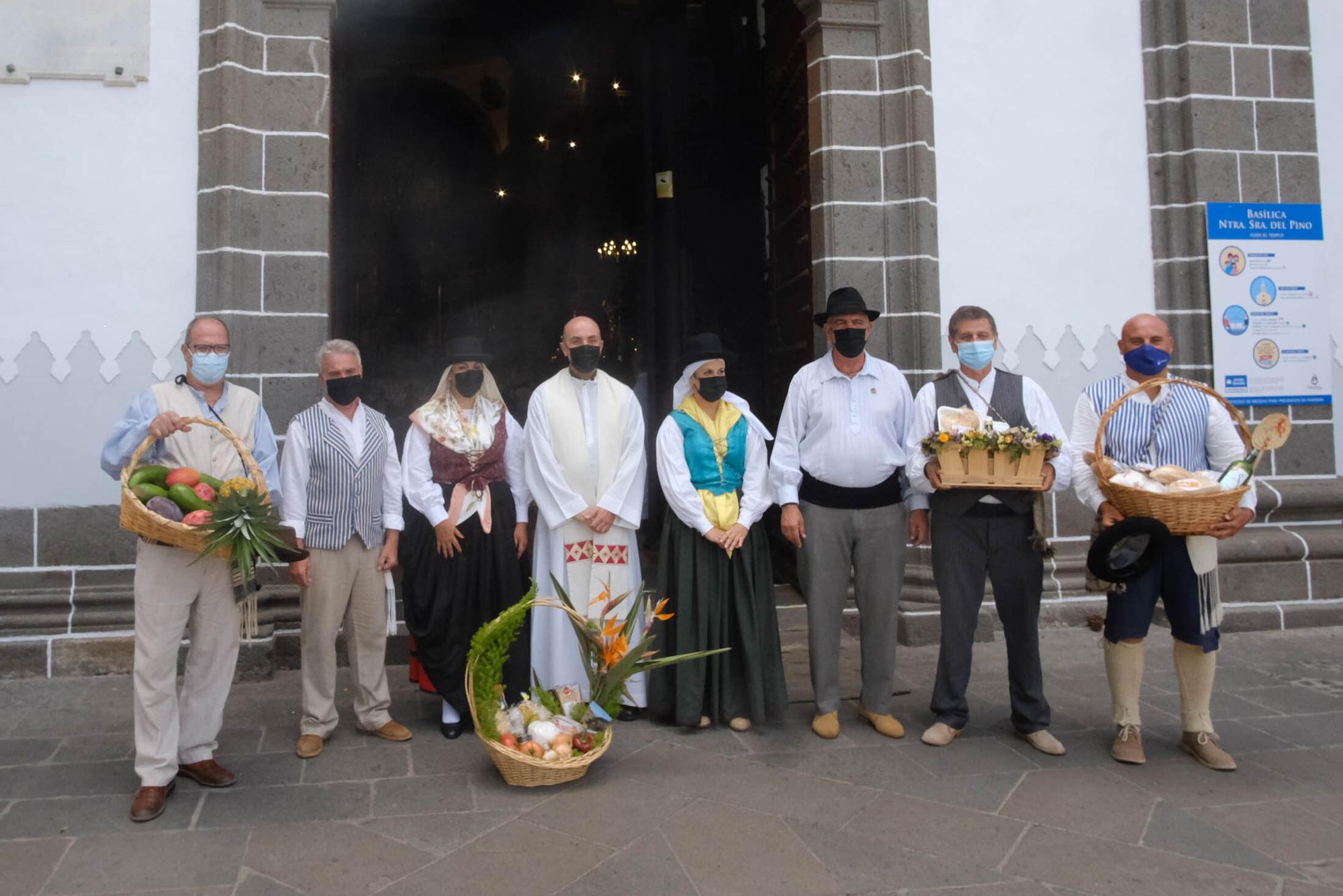 Ofrenda simbólica de los ayuntamientos de Gran Canaria a la Virgen del Pino (07/09/2021)