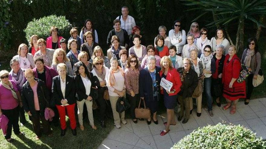 Mujeres con la prensa