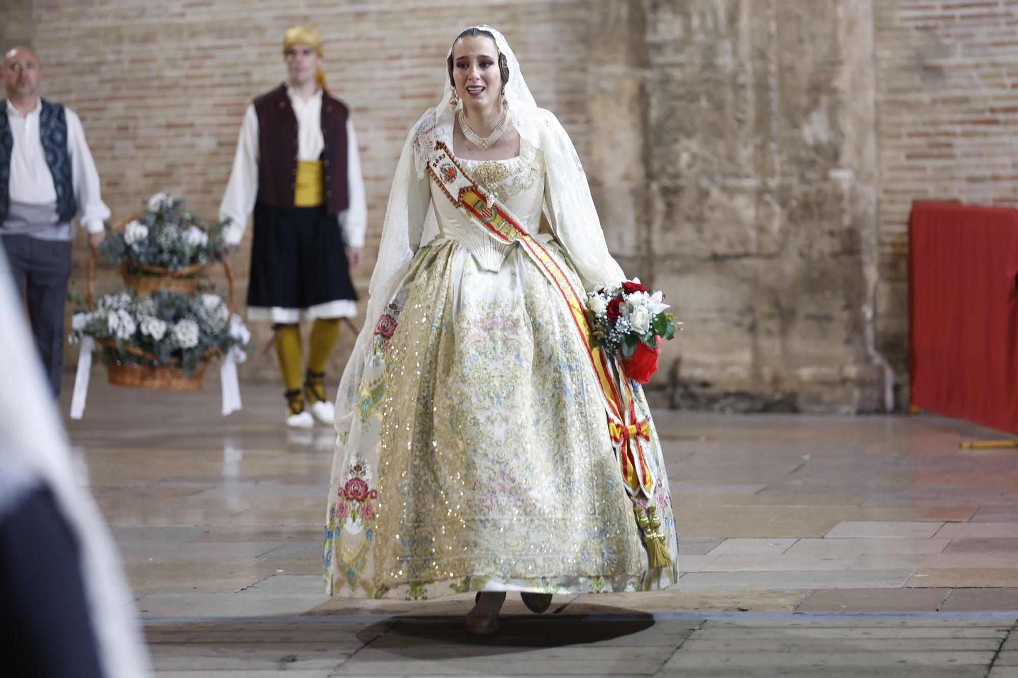 Ofrenda 2023 | Falleras Mayores e Infantiles de comisiones del 17 de Marzo (I)