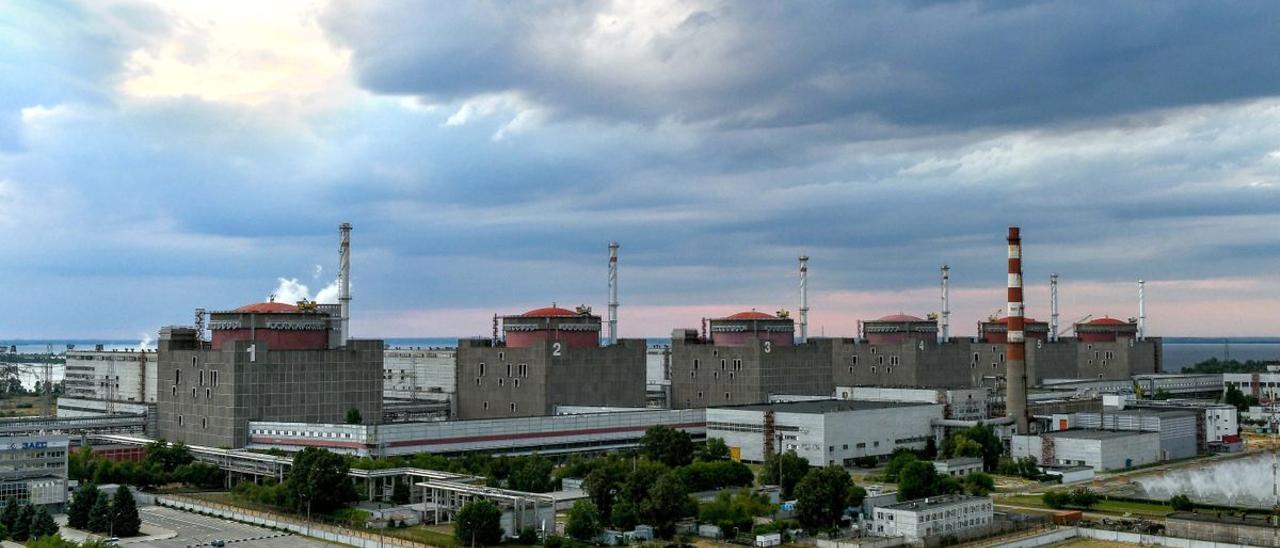 Vista general de la central nuclear de Zaporizhia.