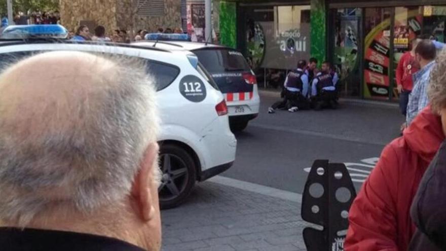 El hombre que disparó a una policía con la pistola de otro agente ingresa en prisión