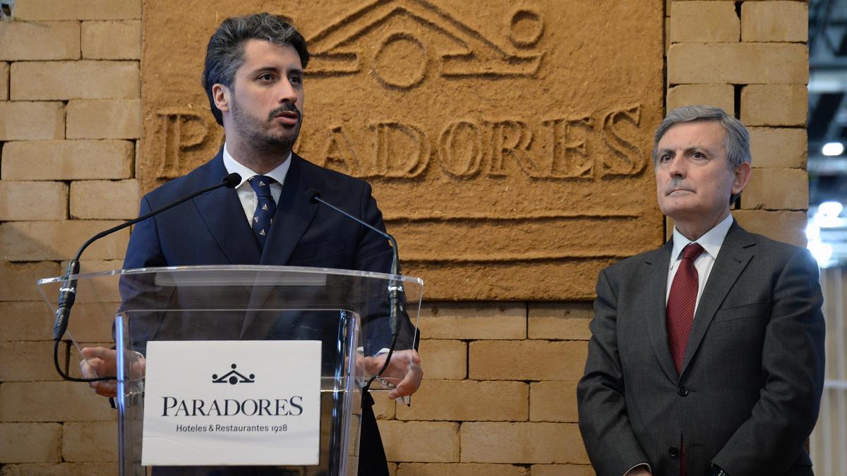Luis Yeray Gutiérrez, alcalde de La Laguna, y Pedro Saura, presidente de Paradores de Turismo de España.