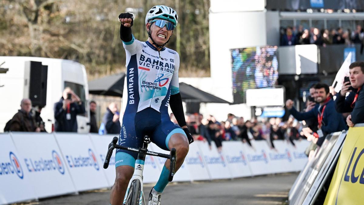 El ciclista colombiano Santiago Buitrago (Bahrain-Victorious) gana la cuarta etapa de la París-Niza 2024