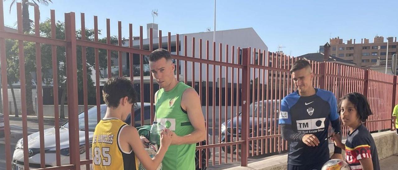 Carlos Clerc llegó ayer por la tarde a su primer entreno junto a Badia, del que es amigo