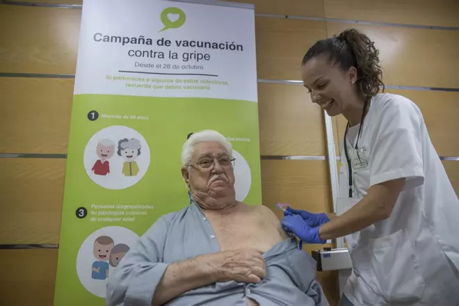 Inicio de la vacunación contra la gripe en Canarias