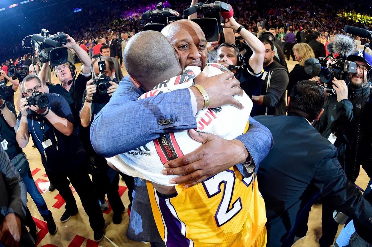 Kobe Bryant se despidió a lo grande Kobe Bryant se despidió a lo grande