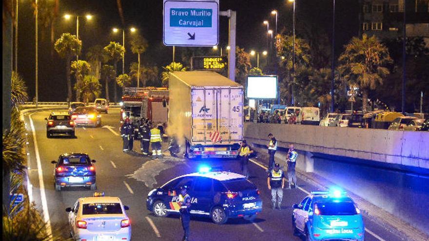 El Cabildo detecta 1.500 infracciones anuales en el transporte público