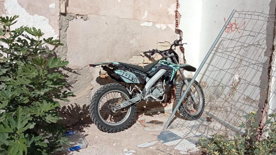 La Policía Local de Lucena recupera una moto robada en la vía pública