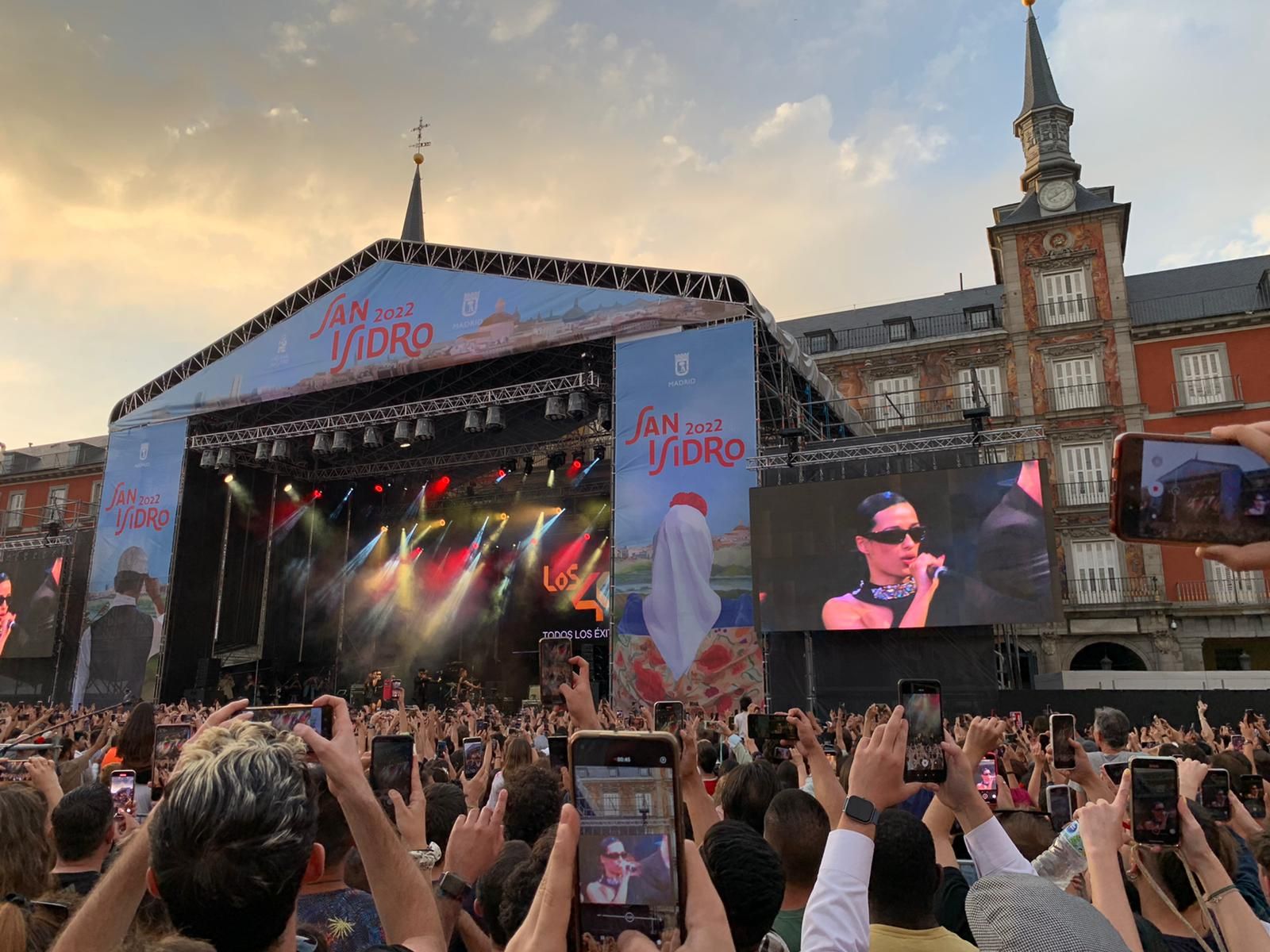 Chanel actúa en la Plaza Mayor en su vuelta a España tras Eurovisión.