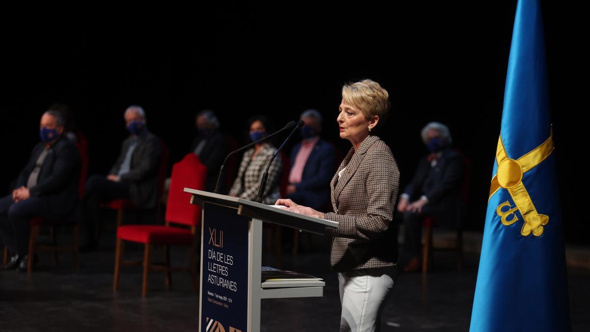 Piar Rubiera durante su discurso como académica de la llingua