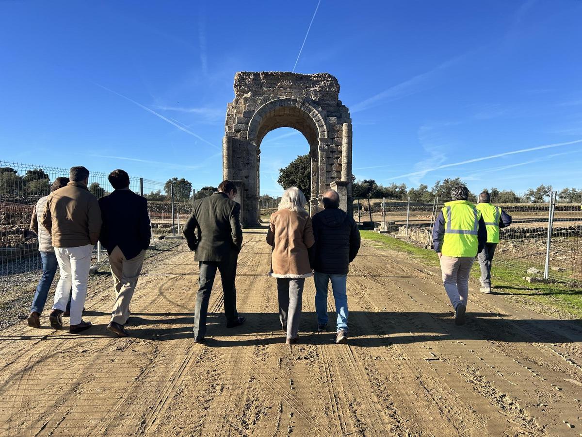 FOTOGALERÍA | El arco, las termas, la domus, el anfiteatro… Cáparra recupera su esencia romana