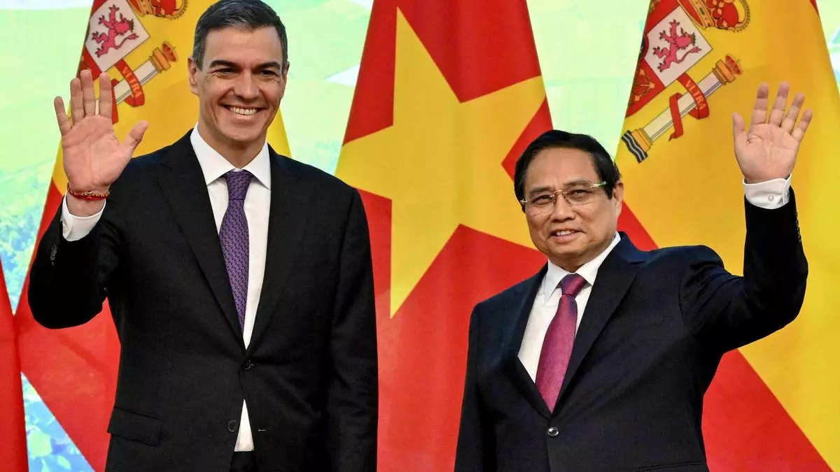 Sánchez defiende en Vietnam el libre comercio frente a los aranceles de Trump