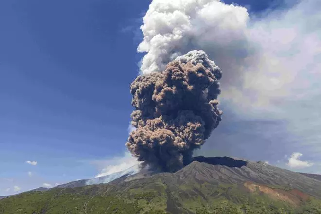 La erupción del Etna, en imágenes