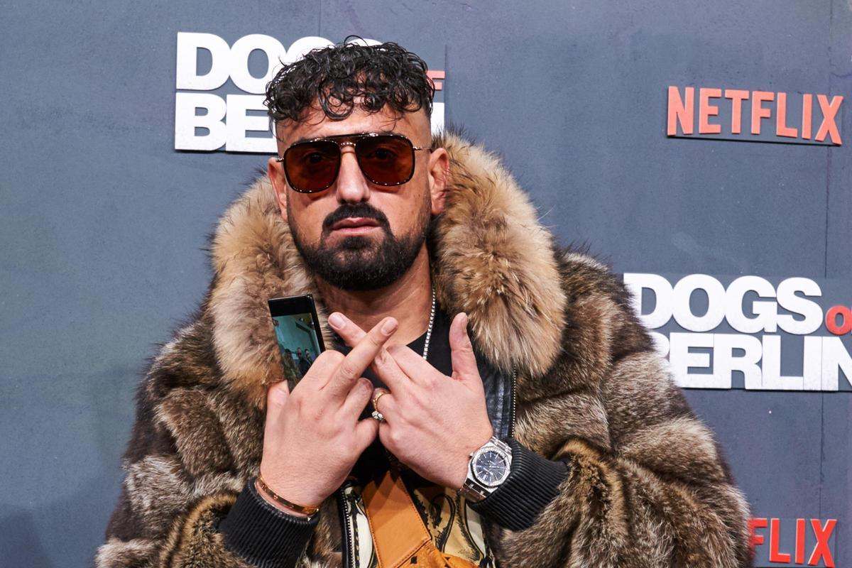 Rapper Aykut Anhan alias Haftbefehl wird im April sein Megapark-Debüt feiern.