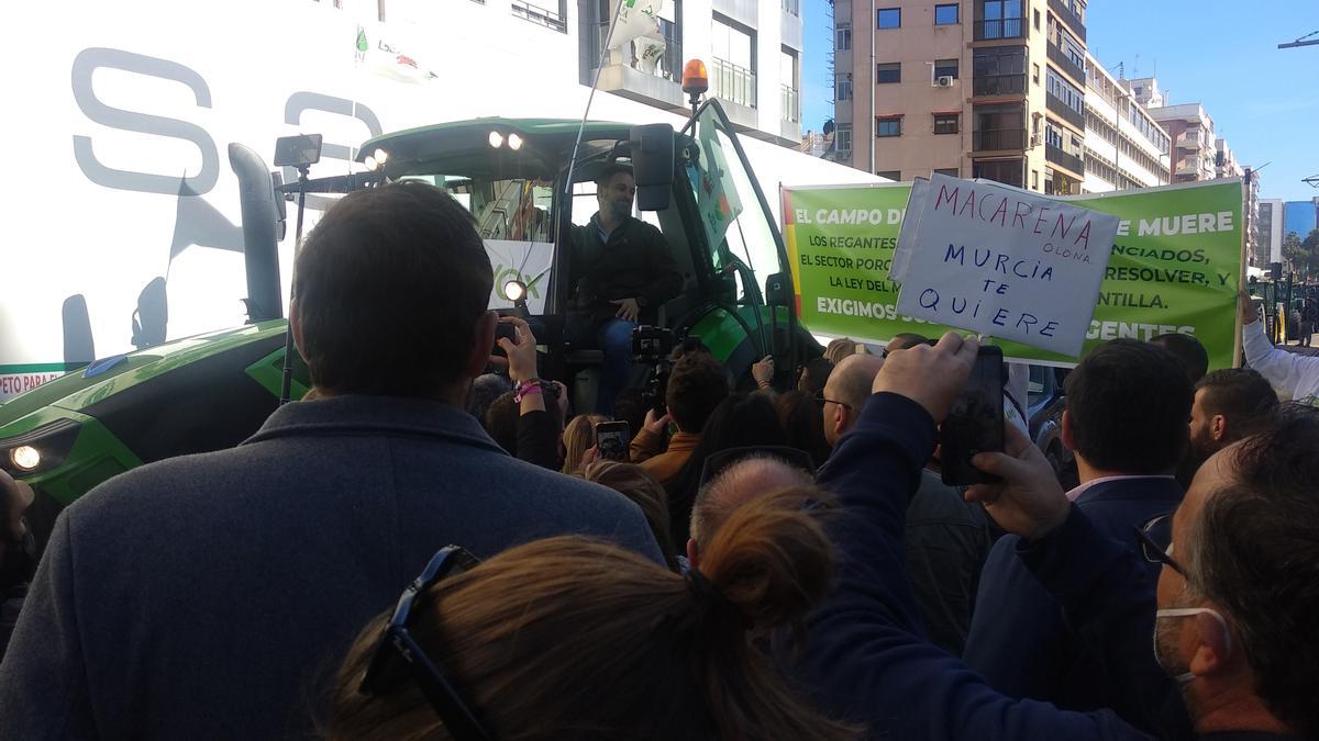 Santiago Abascal se une a la manifestación